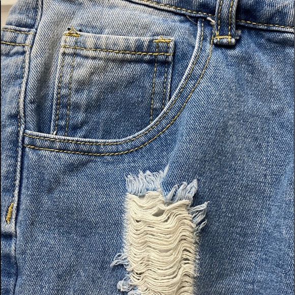 SHEIN Distressed Jeans - Picture 5 of 6